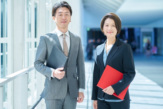 IT・Web関連／△△合同会社